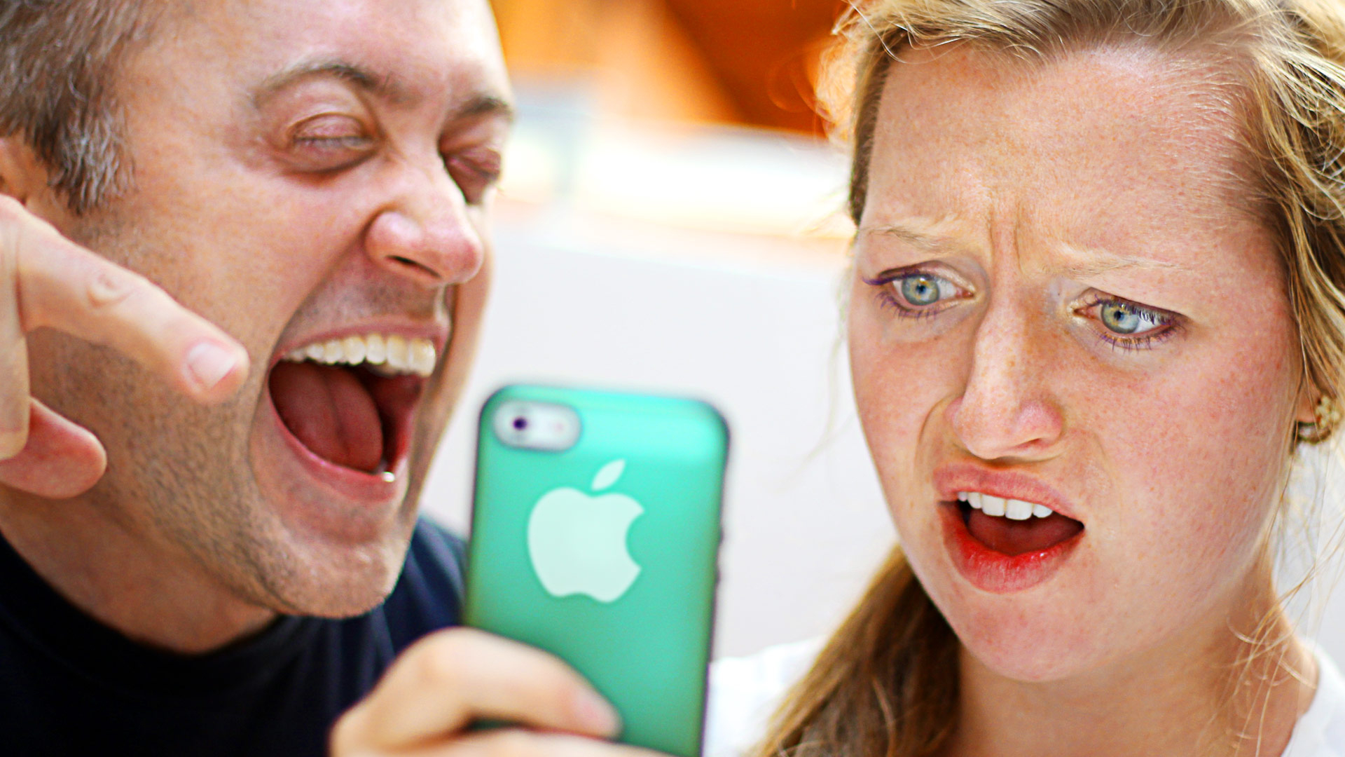 5 Harmless iPhone Pranks To Play On Your Friends