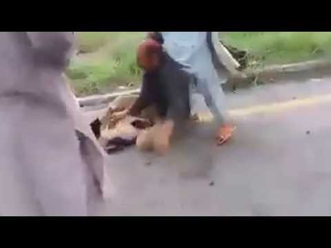 PTI Workers Beating Policeman To Death During Clashed